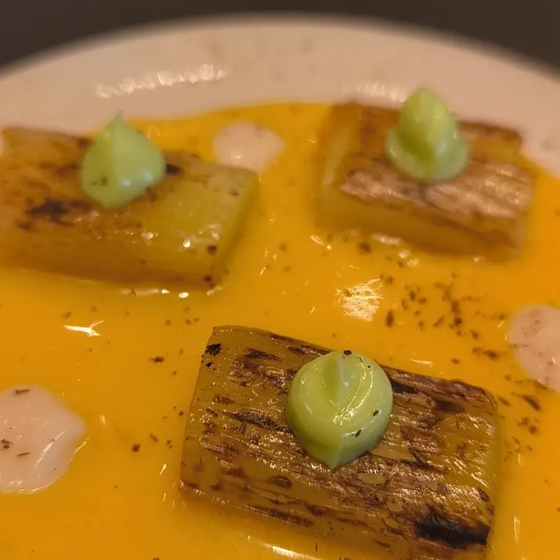 creation thumb for Leeks Roasted over Vine Shoots with Smoked Hollandaise 🥬