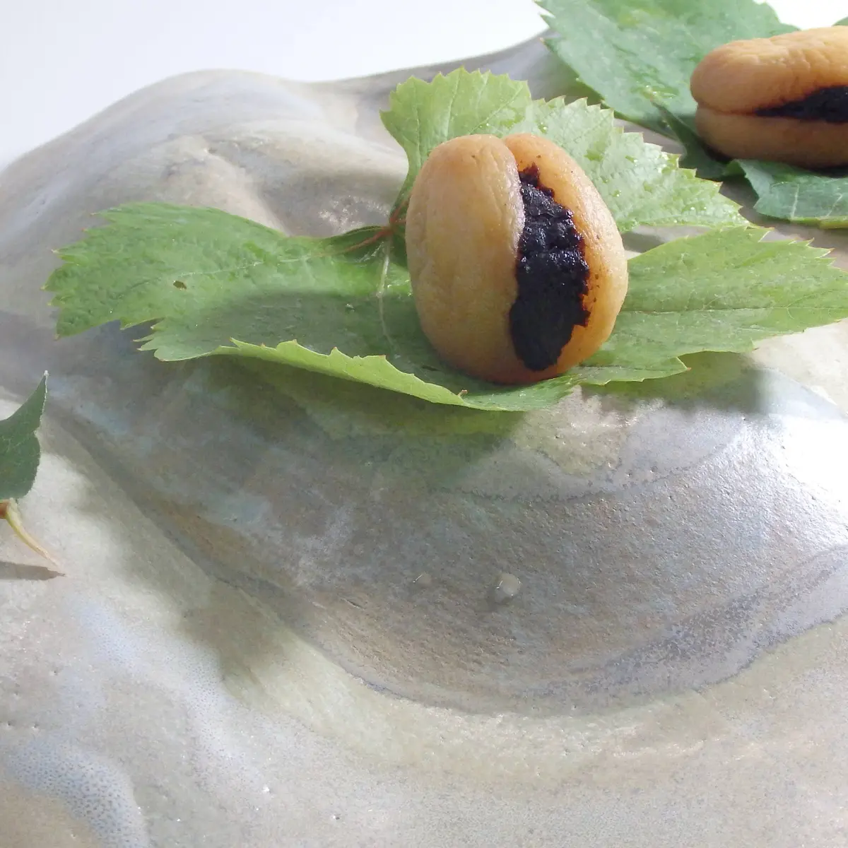 creation thumb for Orejones macerados en Kombucha y rellenos de Pralines/miso d