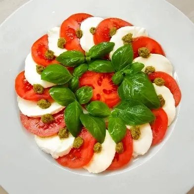 creation thumb for Caprese Salad 🥗