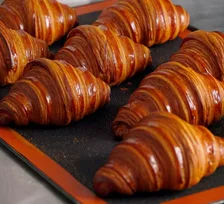Laminated croissants